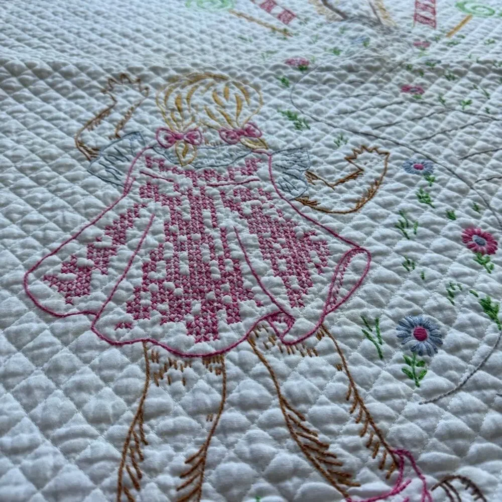 Vintage Handmade Embroidered Gingerbread House Baby Quilt 36x55